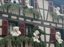  <a style='color: #fff;' href='/uploaded/photo/marches-de-noel-strasbourg-colmar-5e0e2471904d1.jpg'>(Télécharger)</a>