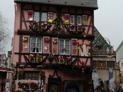  <a style='color: #fff;' href='/uploaded/photo/marches-de-noel-strasbourg-colmar-5e0e250e00a79.jpg'>(Télécharger)</a>